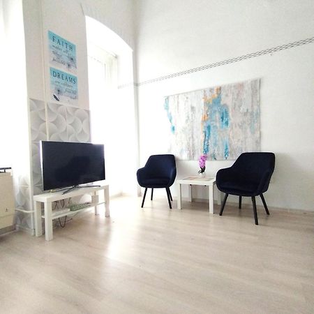 בודפשט Free Parking Garage! Downtown Apartment Close To New York Cafe מראה חיצוני תמונה