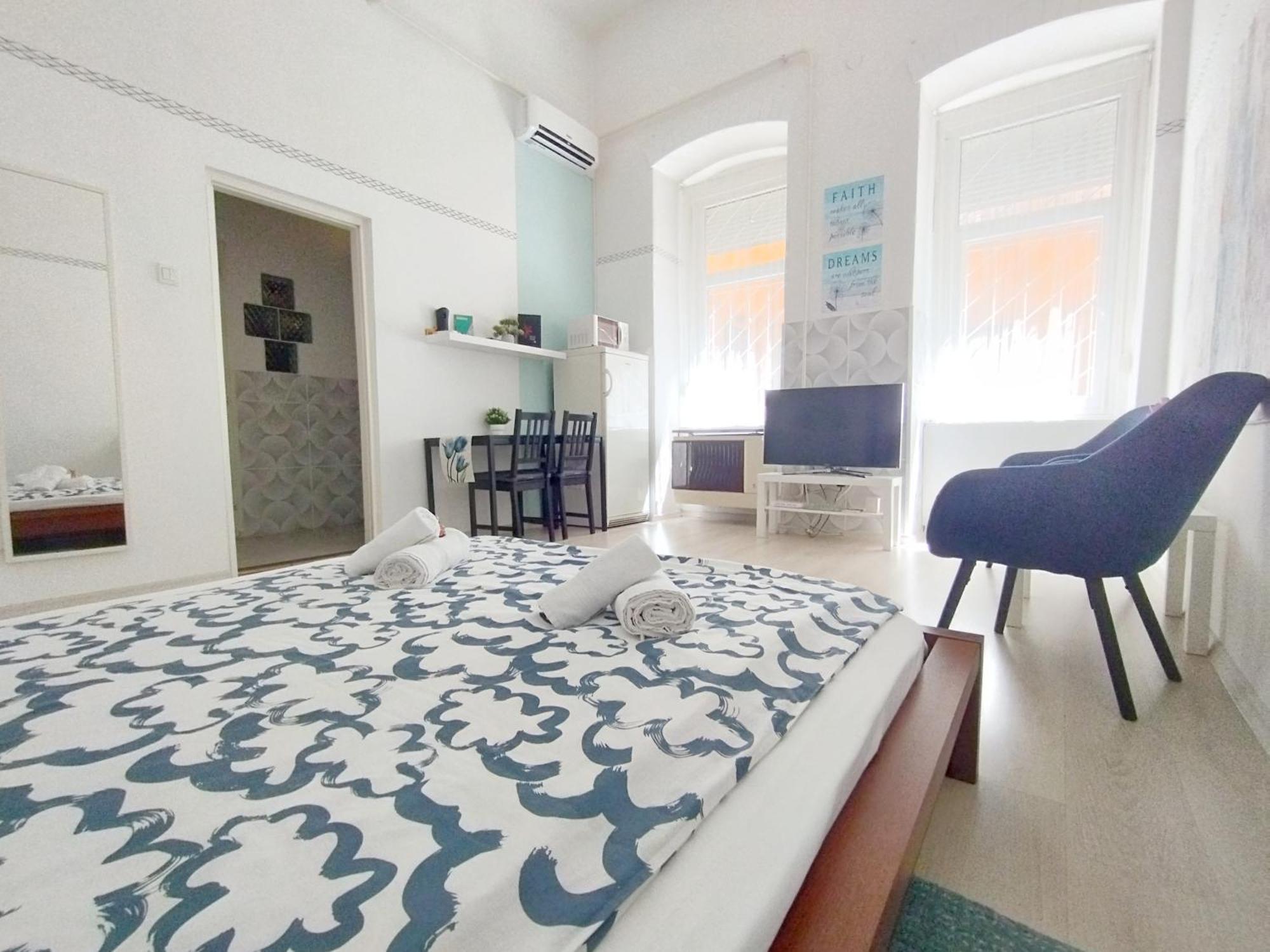 בודפשט Free Parking Garage! Downtown Apartment Close To New York Cafe מראה חיצוני תמונה