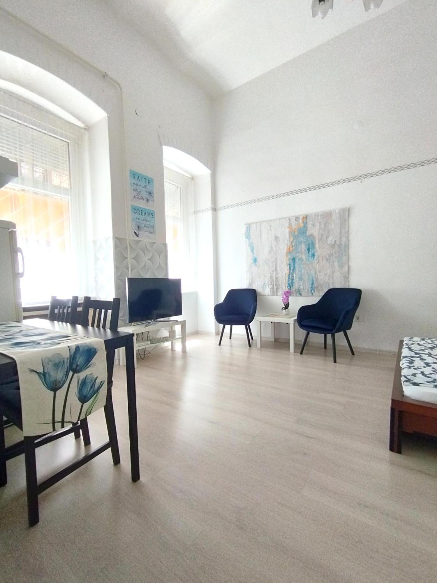בודפשט Free Parking Garage! Downtown Apartment Close To New York Cafe מראה חיצוני תמונה